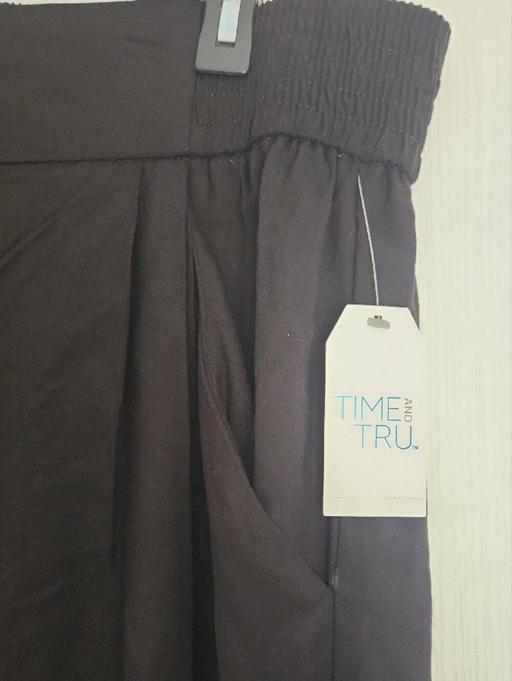 Time and Tru Black Wide-Leg Elastic Waist Pants with Pockets - Picture 2 of 4